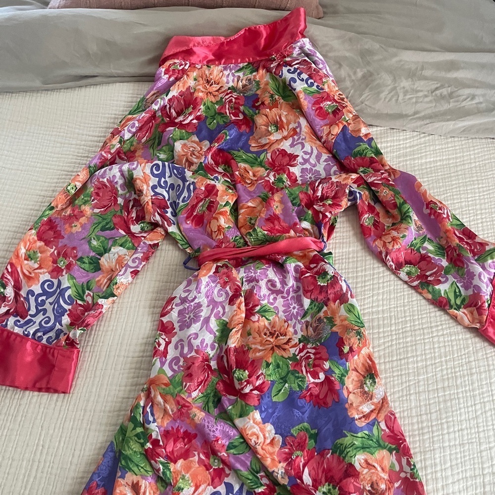 VTG Victoria's Secret Womens Floral Satin Robe &  shirt Gold Label Small Y2K 90s - Picture 7 of 8
